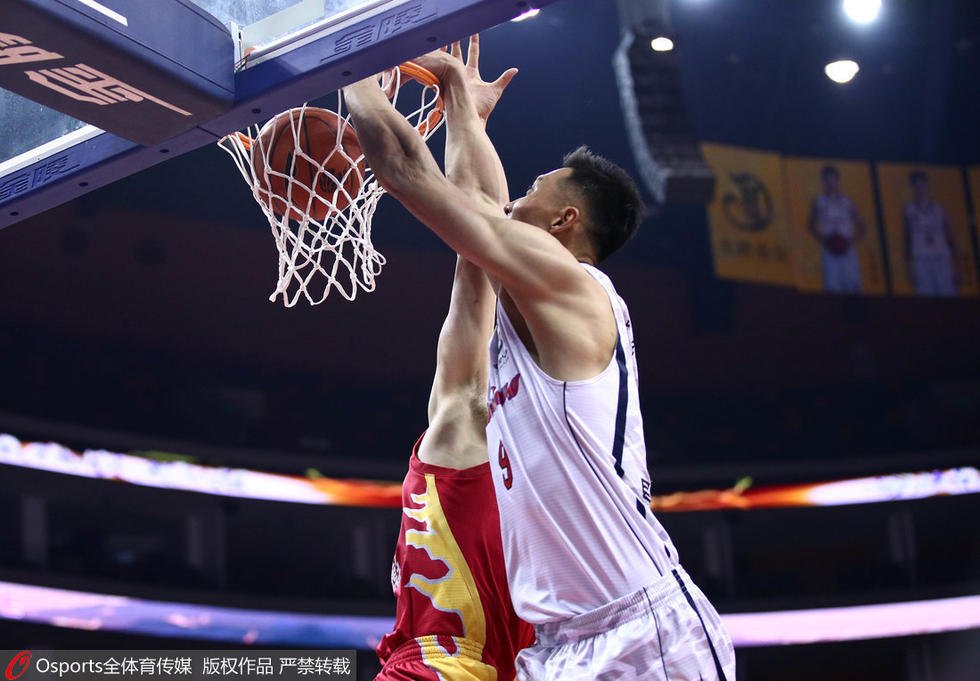 江苏队横扫马刺，易建联刷新纪录