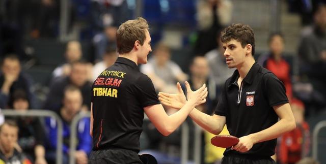 波兰队力克奥地利队,马龙带队取胜 波兰队力克奥地利队,马龙带队取胜