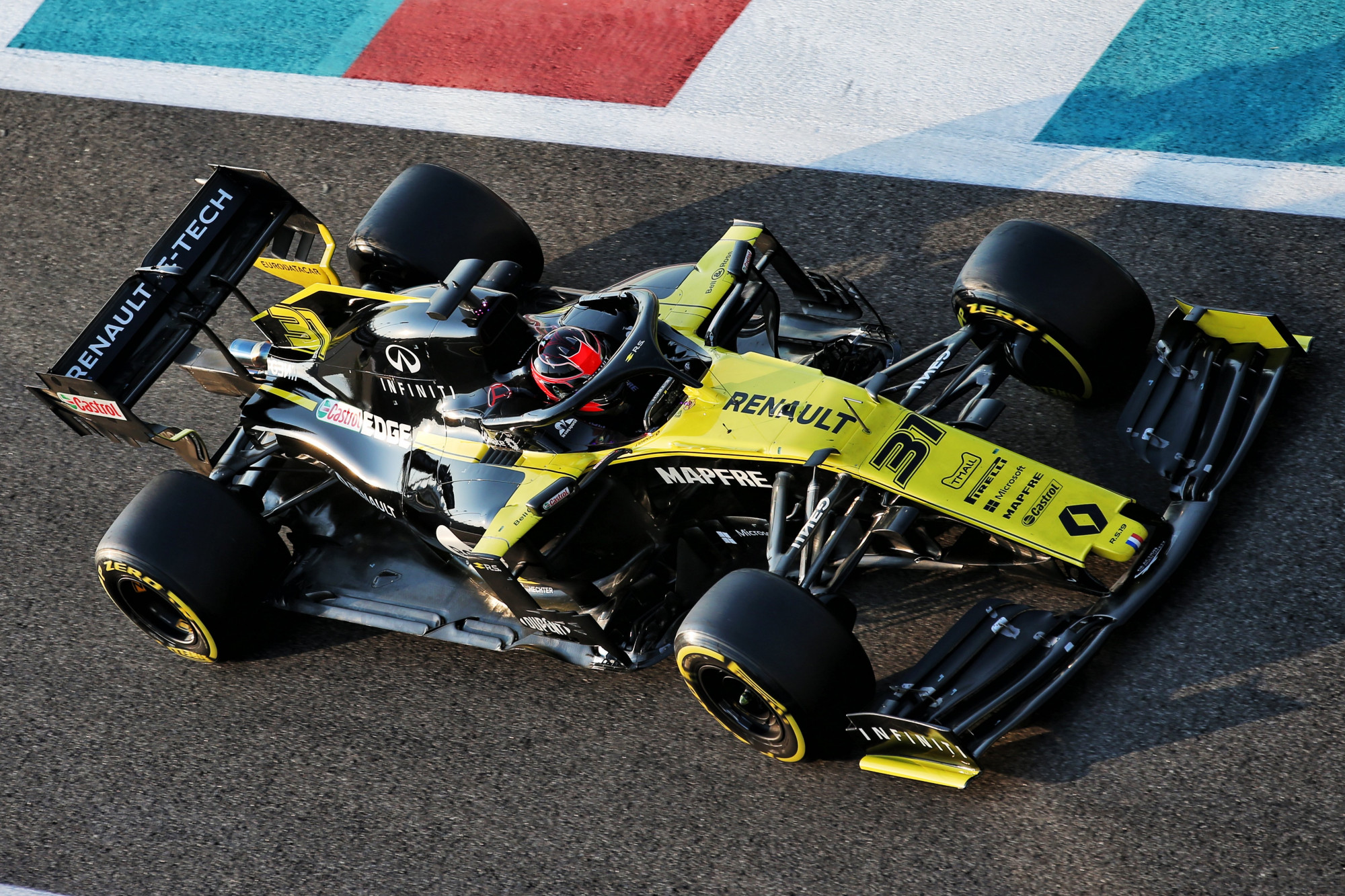 阿斯顿马丁鏖战雷诺车队，维斯塔潘状态火热